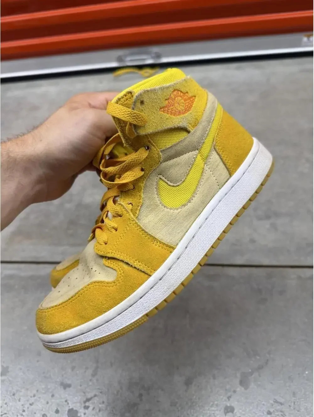 nike air jordan 1 high zoom air cmft 2 yellow ochre basketball shoes 8 WOMENS